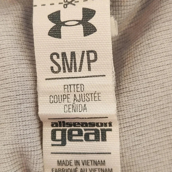 || UNDER ARMOUR || small zip up jacket - Picture 11 of 11